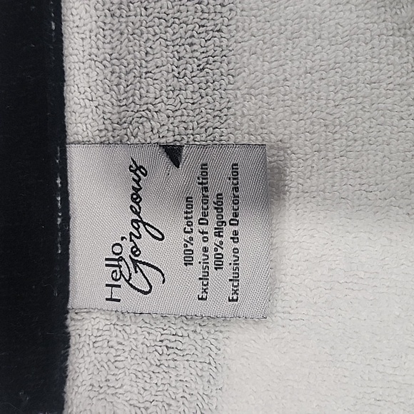 Towel - Picture 4 of 7